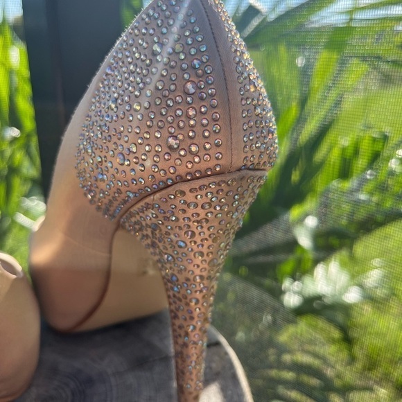 Steve Madden gold satin peep toe heels with rhinestones sz 8.5 - Picture 7 of 12